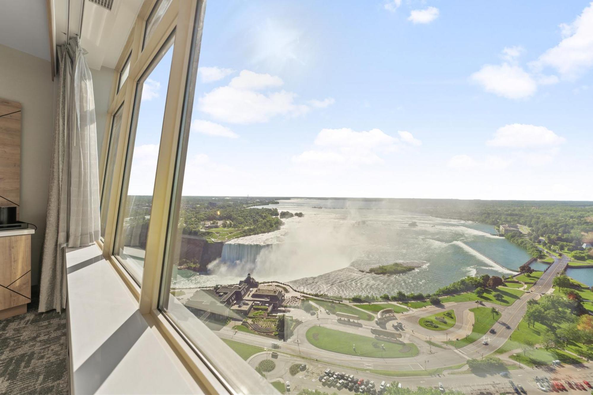 Tower Hotel At Fallsview Niagara Falls Exteriér fotografie