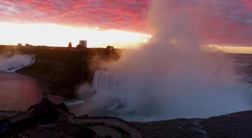 Tower Hotel At Fallsview Niagara Falls Exteriér fotografie